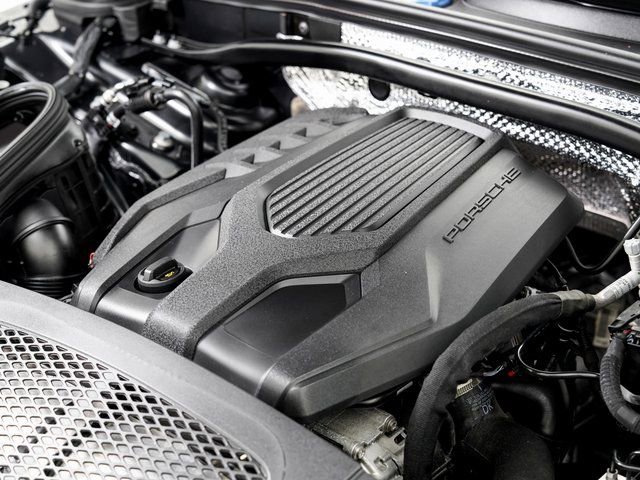 Used 2023 Porsche Macan Turbo image 28