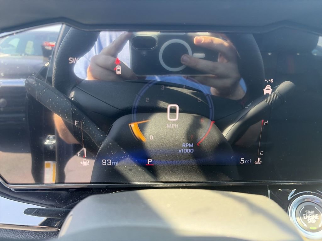 New 2026 Chevrolet Trax RS w/ Sunroof Package image 21