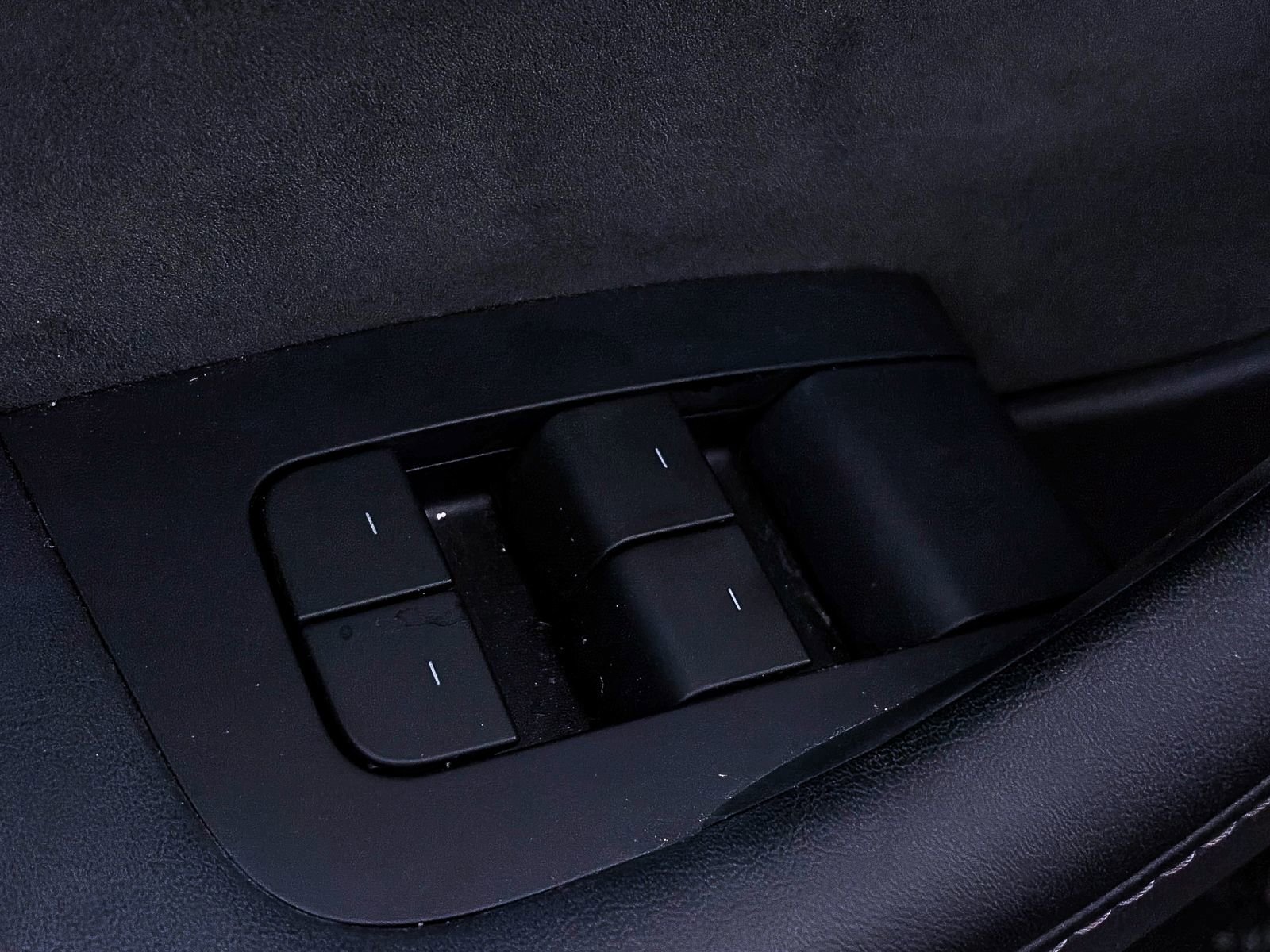 Used 2024 Tesla Model Y Performance AWD/4WD image 17