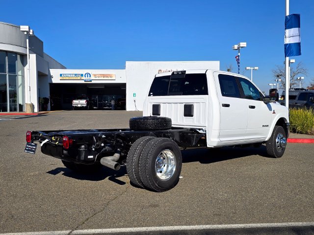 New 2026 RAM 3500 Big Horn AWD/4WD image 4
