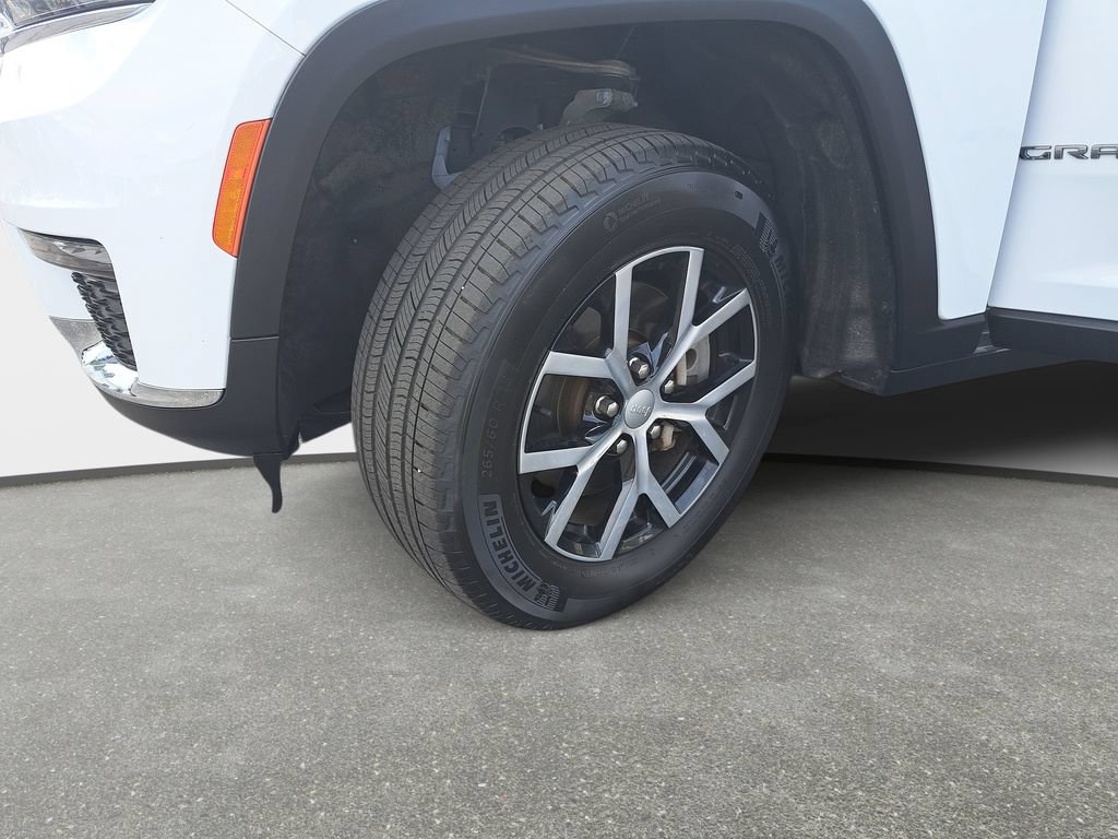 Certified 2023 Jeep Grand Cherokee L Limited AWD/4WD image 32