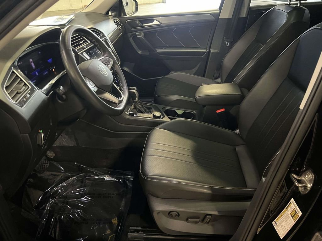 Used 2022 Volkswagen Tiguan SE AWD/4WD image 14