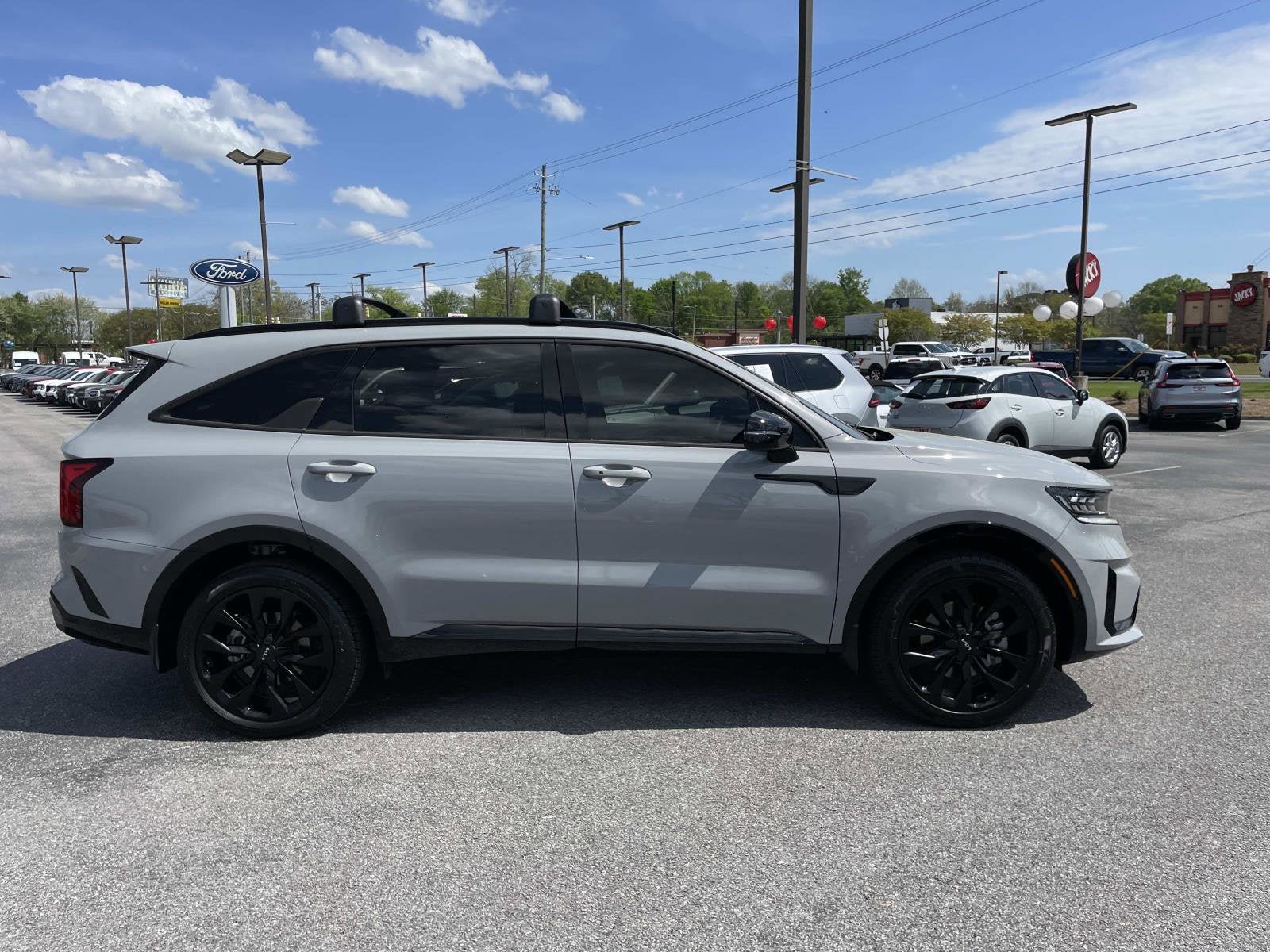 Used 2023 Kia Sorento SX FWD image 2