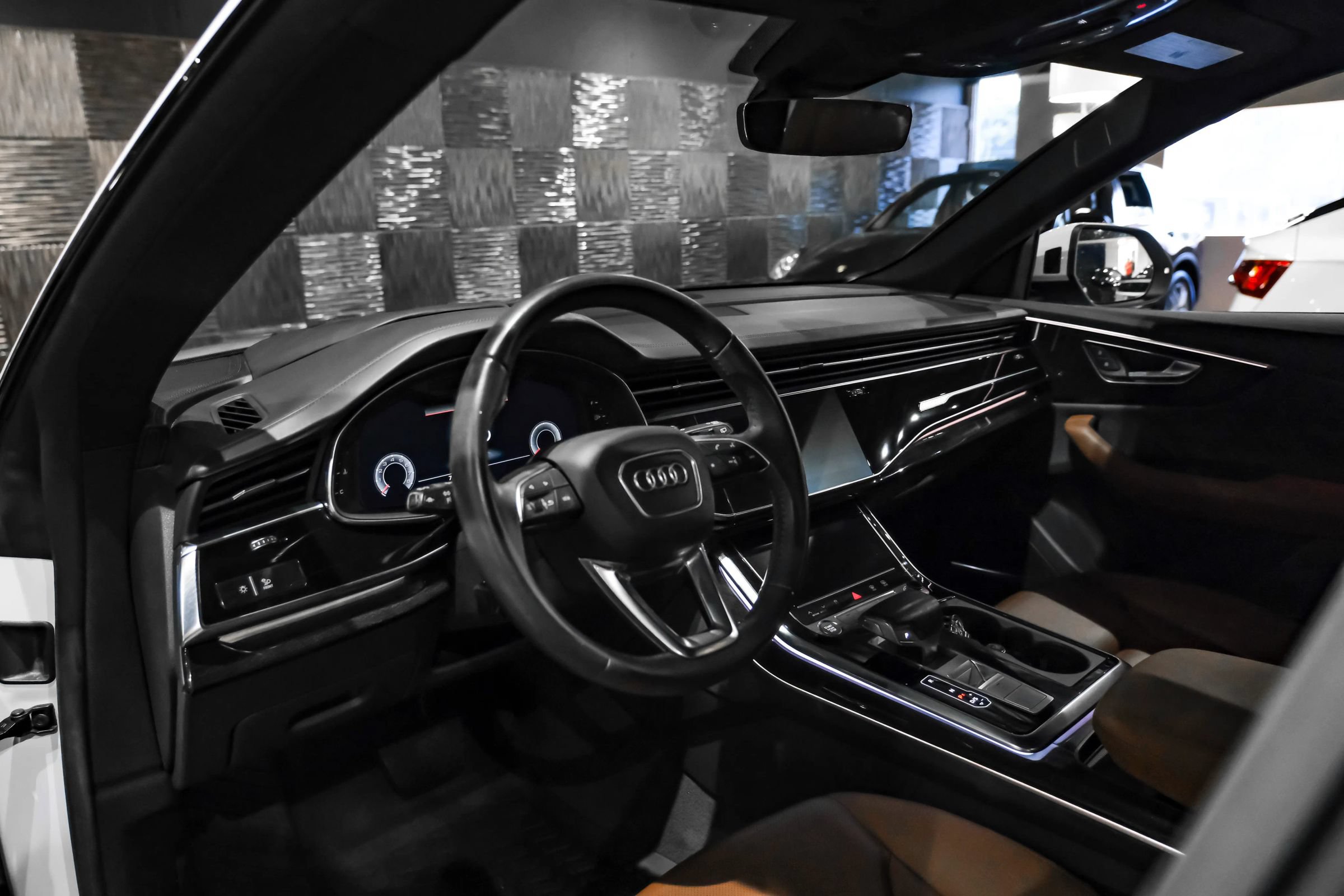 Used 2019 Audi Q8 Prestige w/ Year 1 Package AWD/4WD image 3