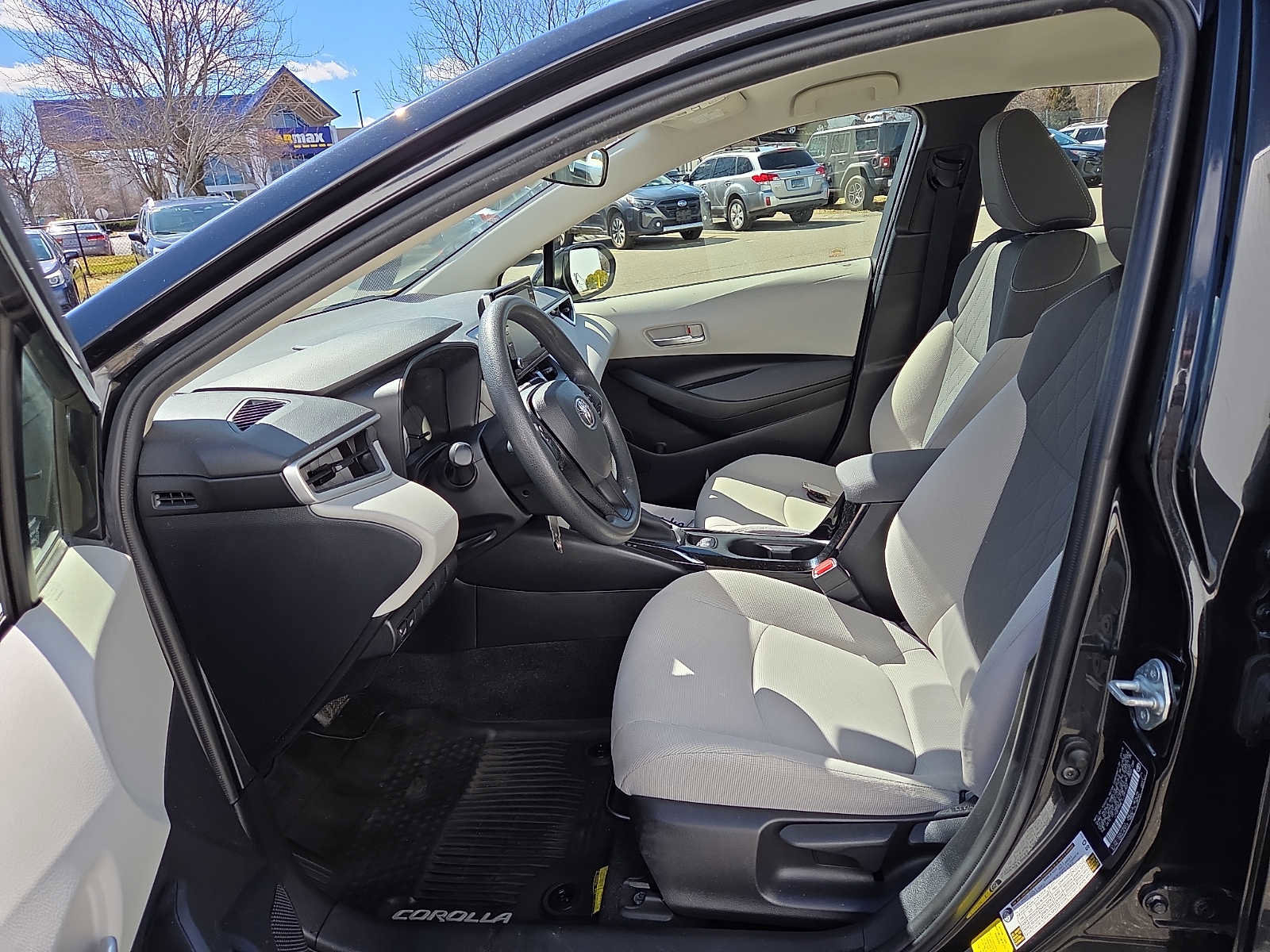 Used 2020 Toyota Corolla LE image 14