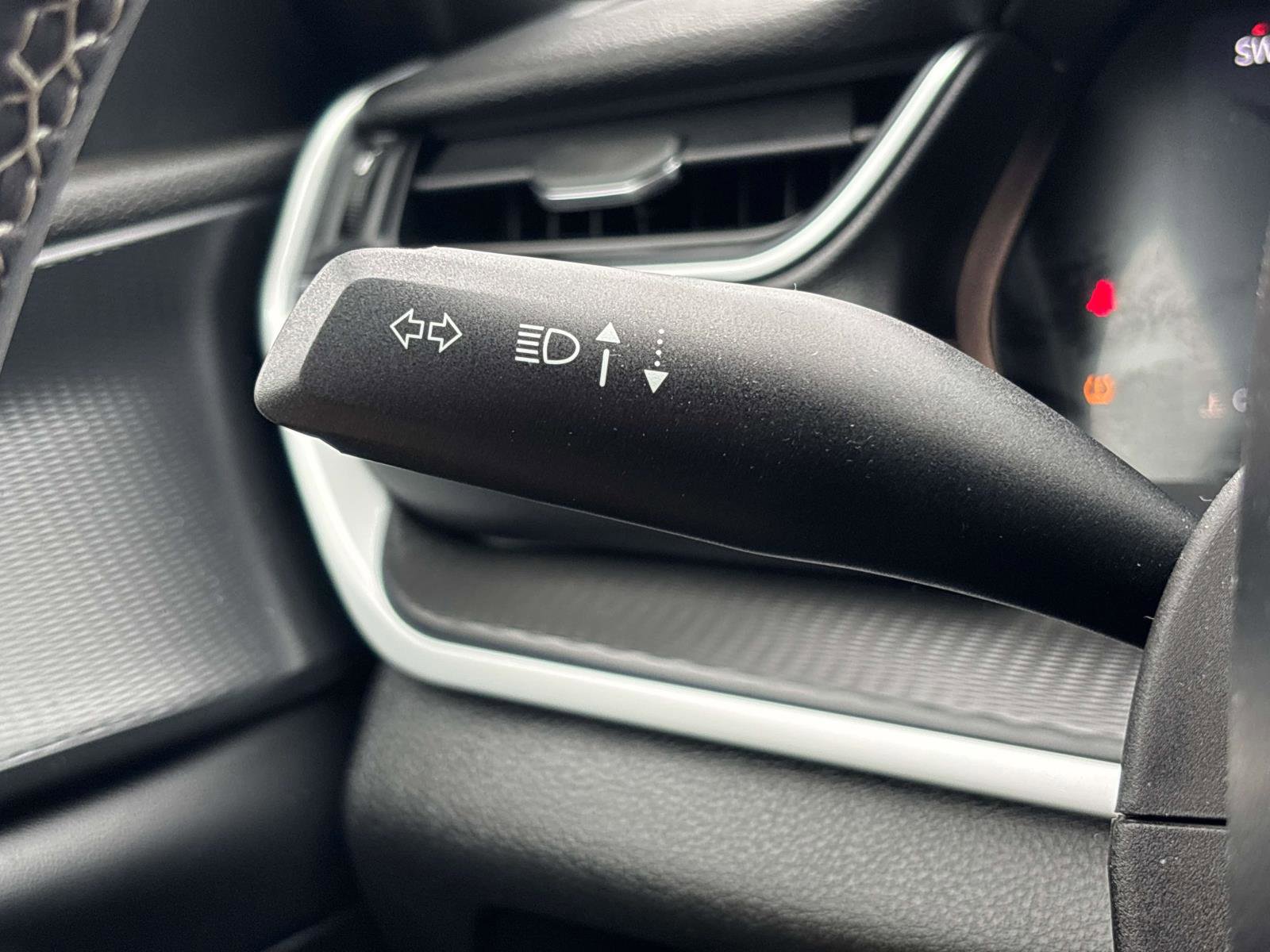 Used 2024 Jeep Grand Cherokee Laredo w/ Trailer Tow Package image 24