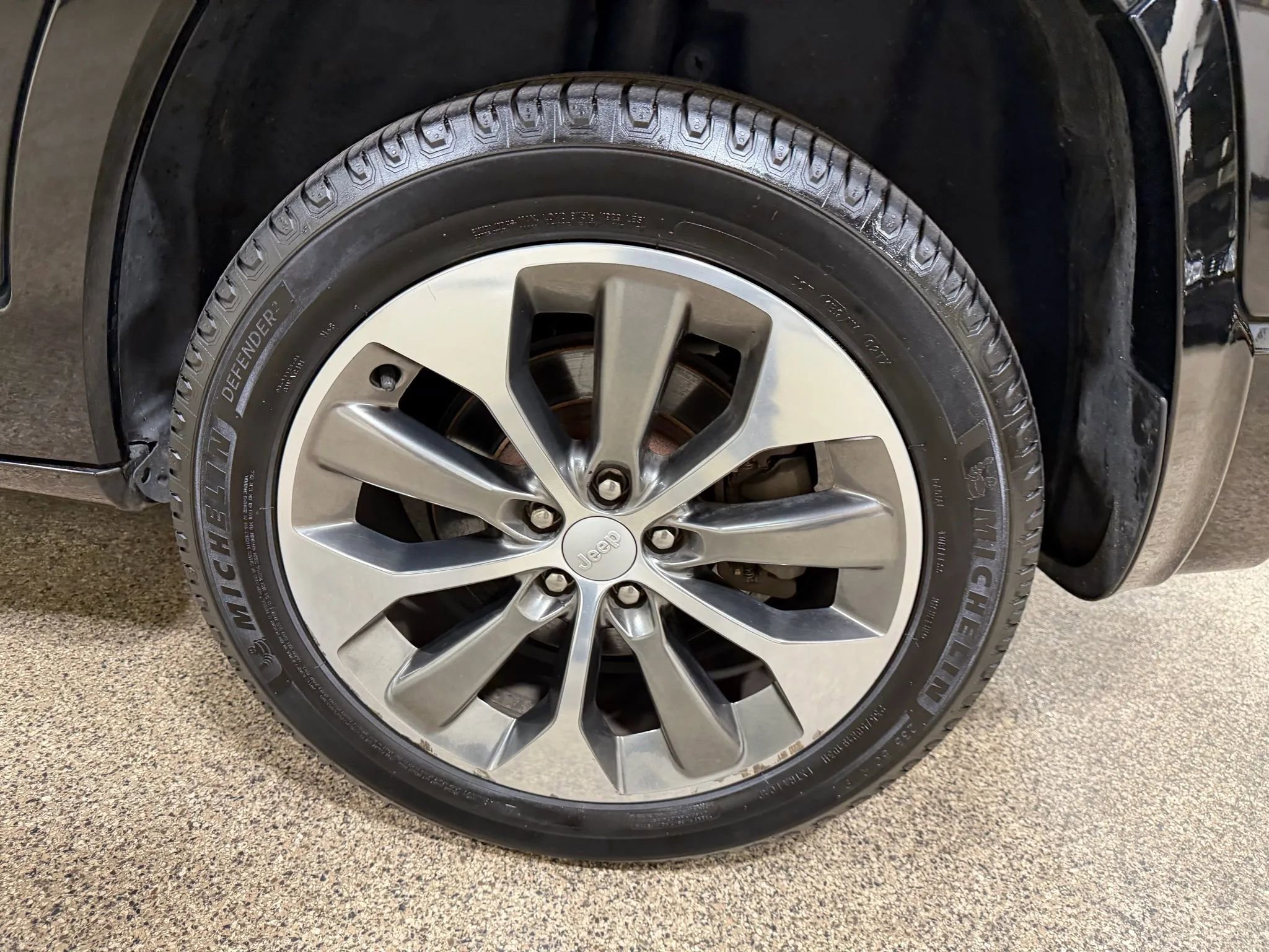 Used 2019 Jeep Cherokee Overland w/ Technology Group image 68