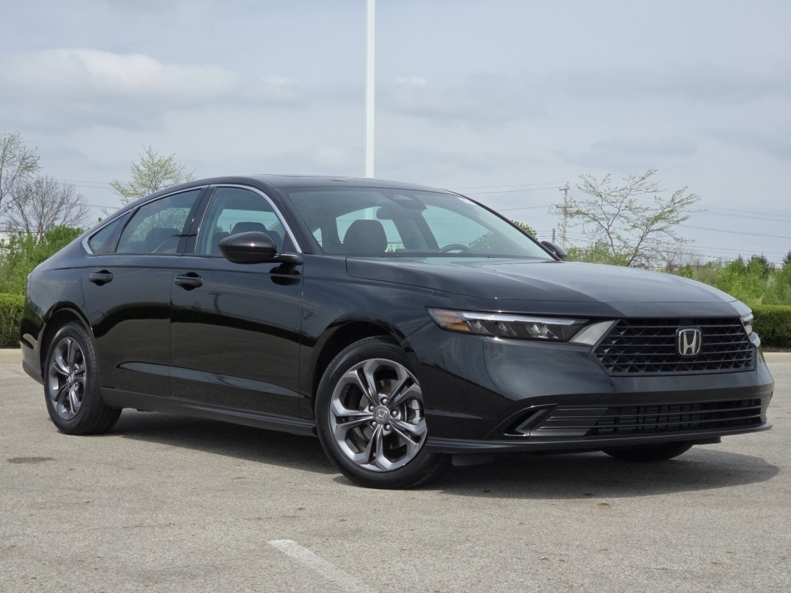 Used 2023 Honda Accord EX image 2