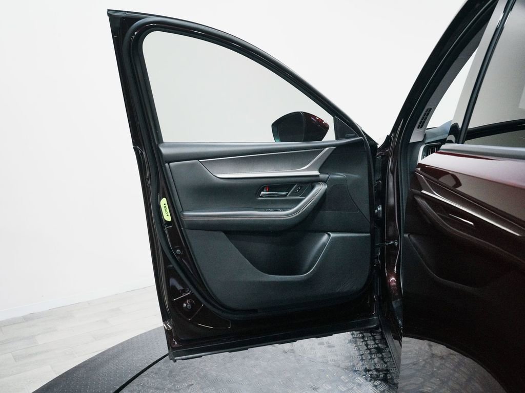 Used 2024 MAZDA CX-90 Plug-In Hybrid w/ Premium Pkg image 10