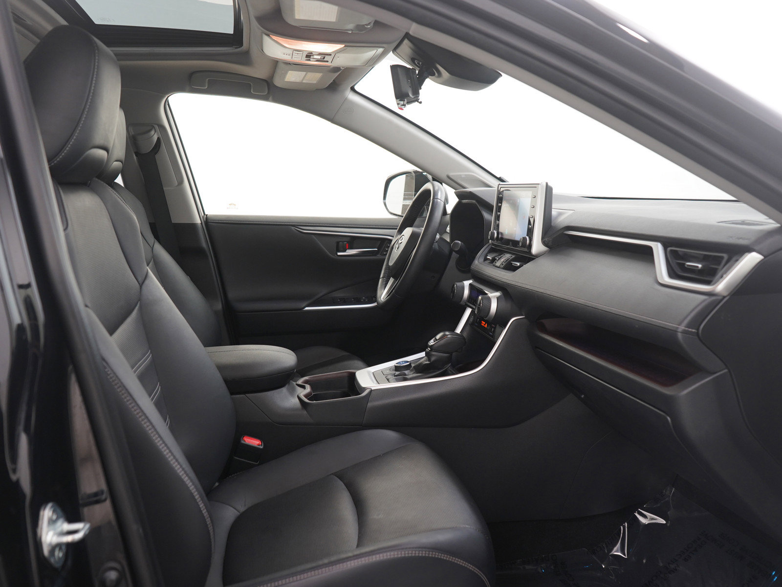 Used 2019 Toyota RAV4 Limited image 11
