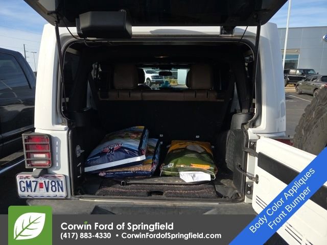 Used 2017 Jeep Wrangler Unlimited Sahara w/ Connectivity Group image 13