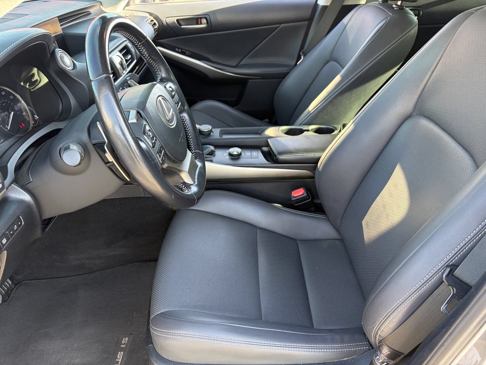 Used 2020 Lexus IS 300 RWD image 20