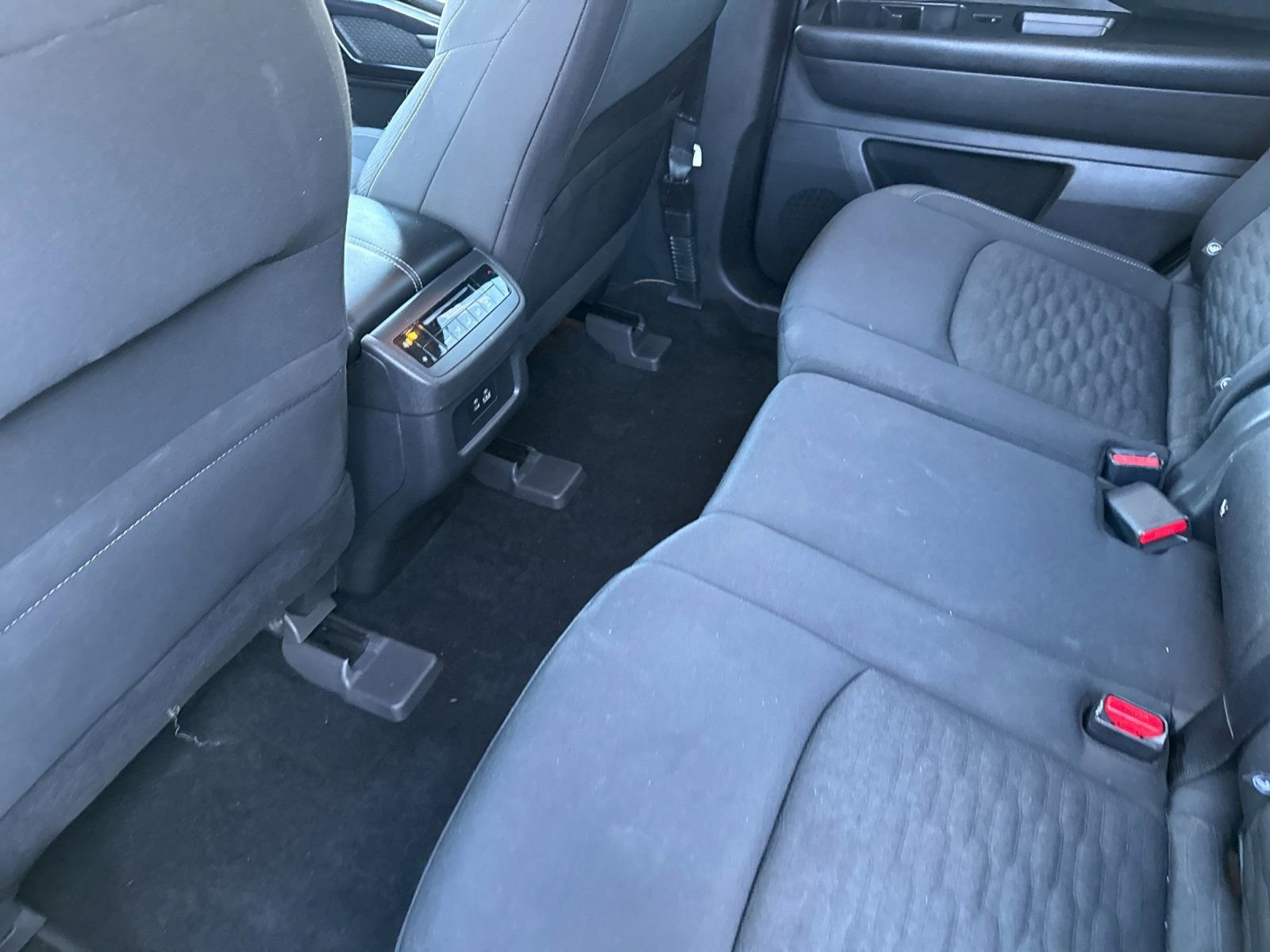 Used 2022 Nissan Pathfinder SV image 12