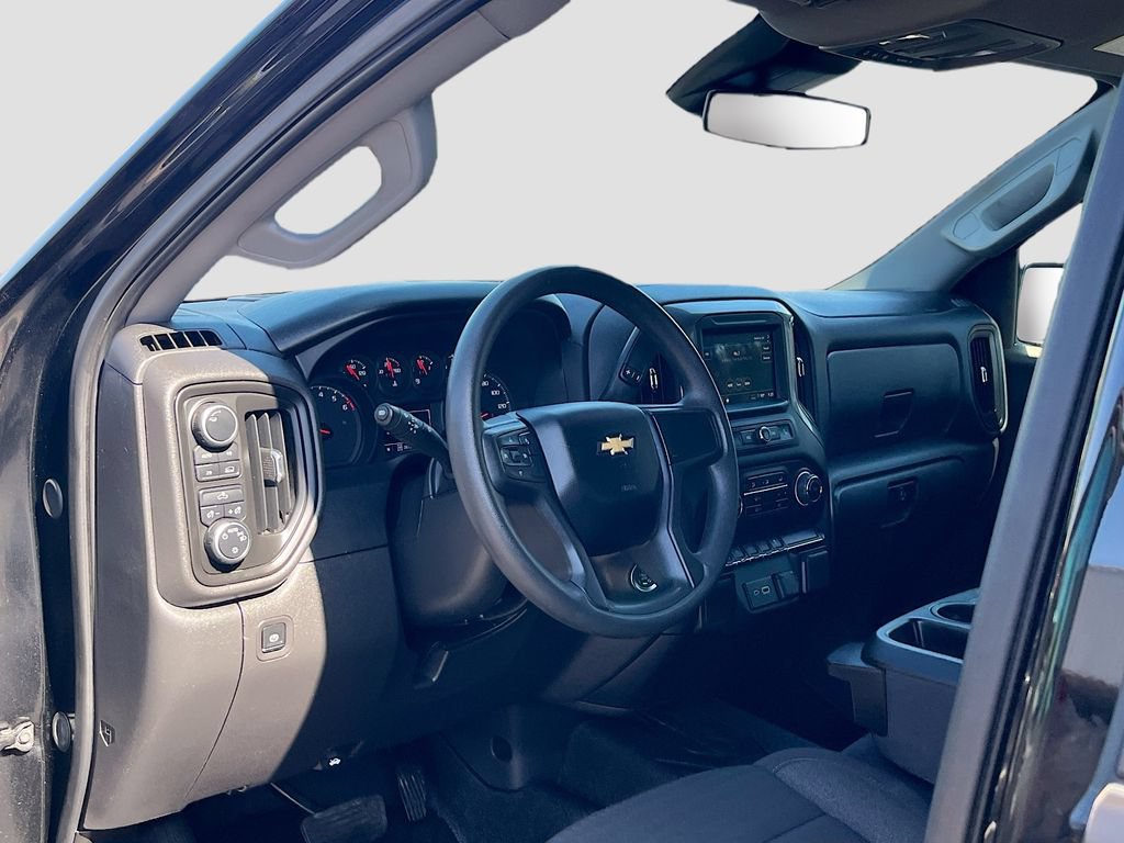 Used 2025 Chevrolet Silverado 1500 Custom AWD/4WD image 9