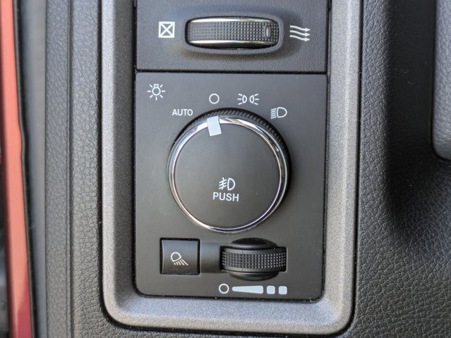 Used 2016 RAM 1500 Express image 10