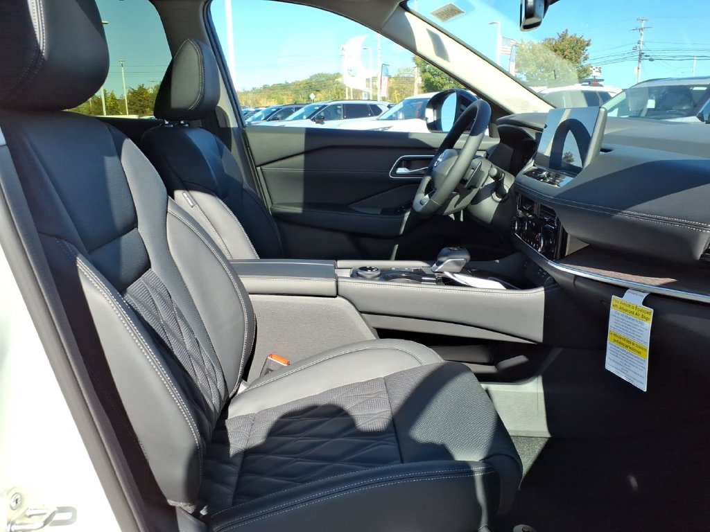 New 2026 Nissan Rogue Platinum AWD/4WD image 7