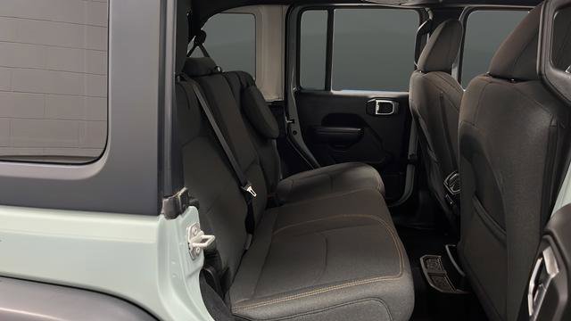 Used 2024 Jeep Wrangler Unlimited image 25