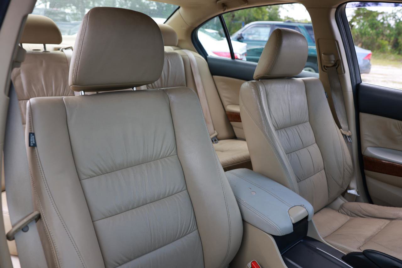 Used 2011 Honda Accord EX-L image 18
