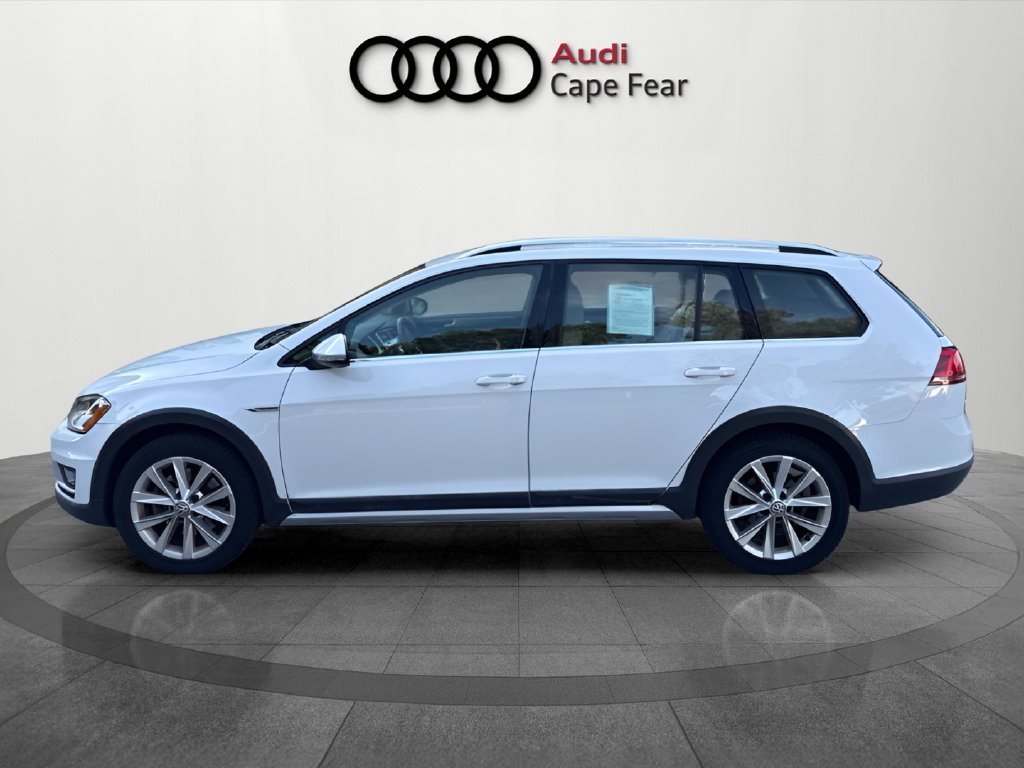 Used 2017 Volkswagen Golf Alltrack S AWD/4WD image 2