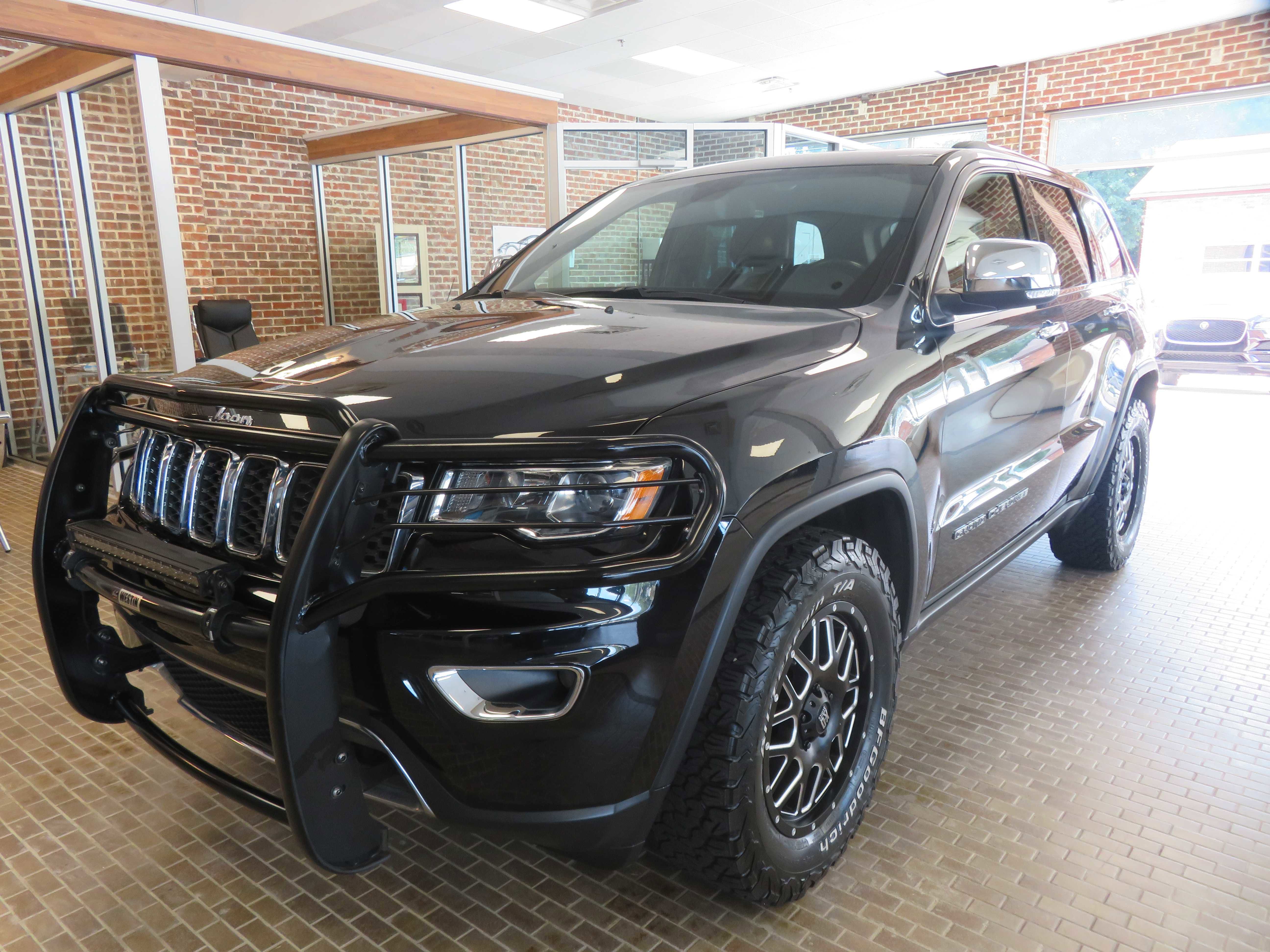 Used 2020 Jeep Grand Cherokee Limited w/ Trailer Tow Group IV image 1
