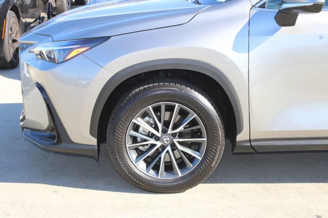 Certified 2025 Lexus NX 250 AWD w/ Accessory Package (2T) image 4