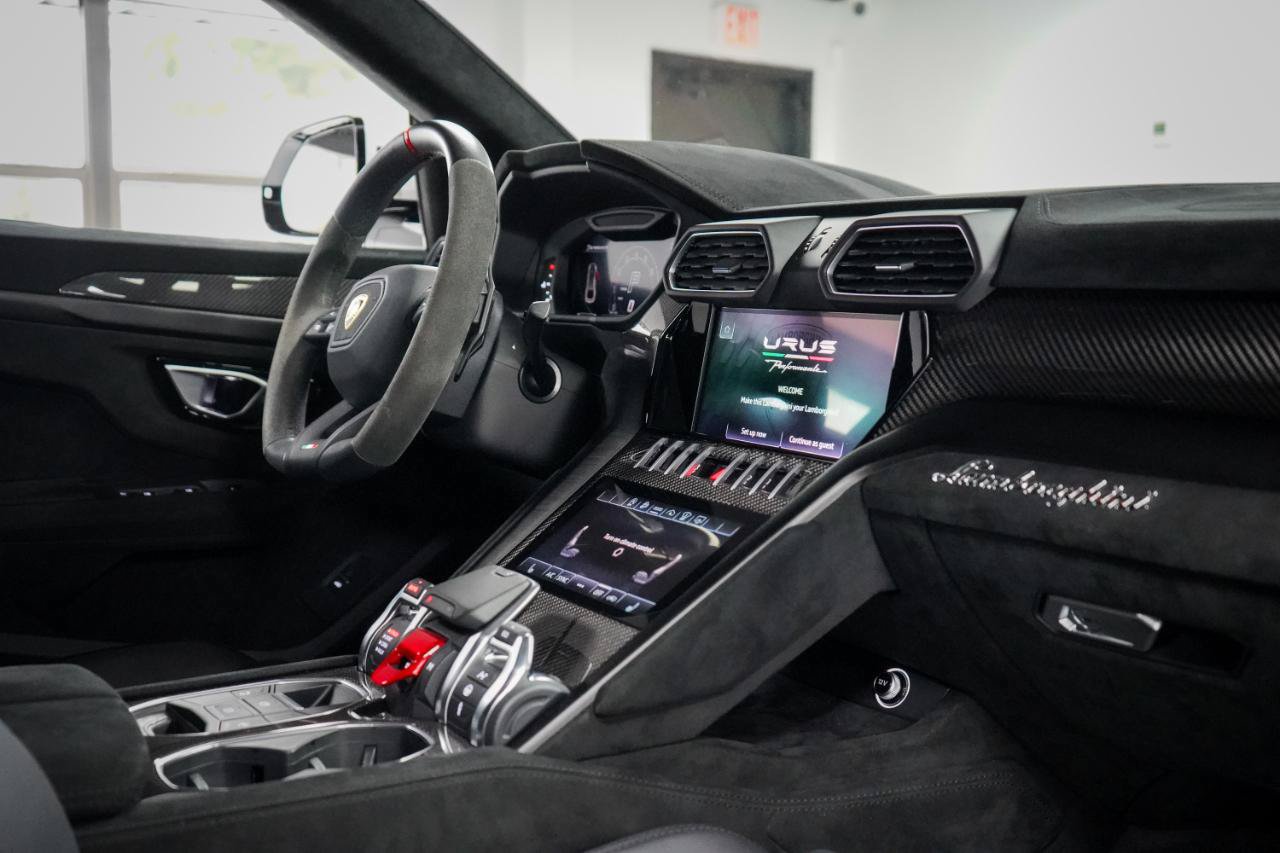 Used 2023 Lamborghini Urus Performante AWD/4WD image 23