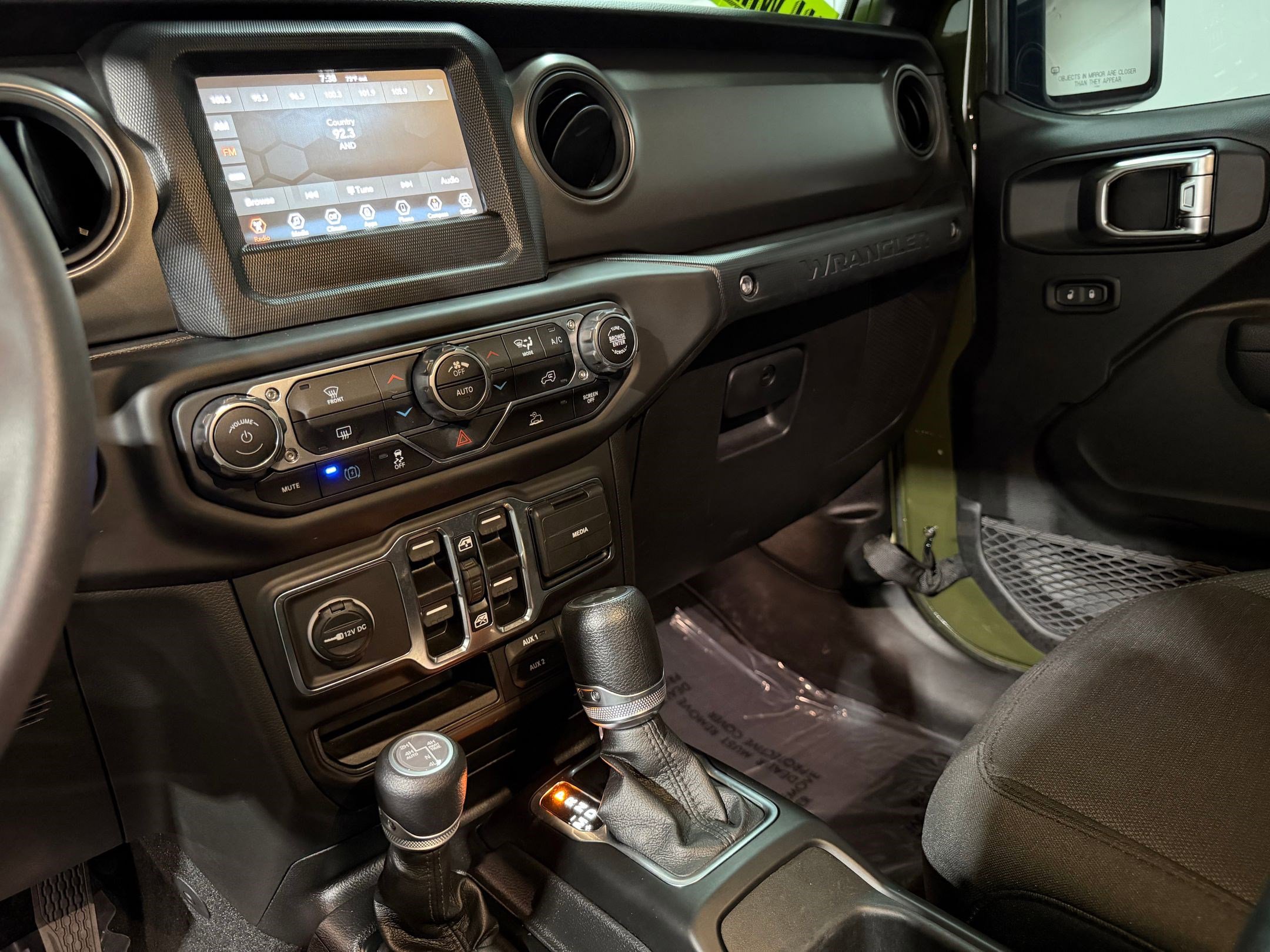 Used 2023 Jeep Wrangler Unlimited image 23