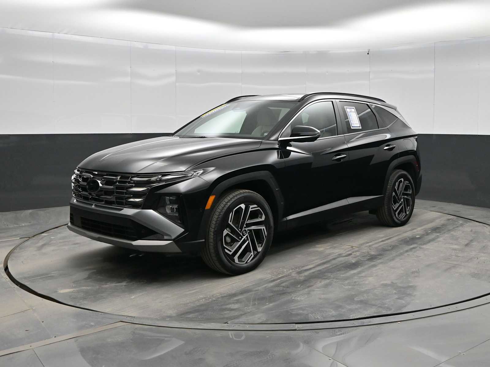 Certified 2025 Hyundai Tucson Limited image 4