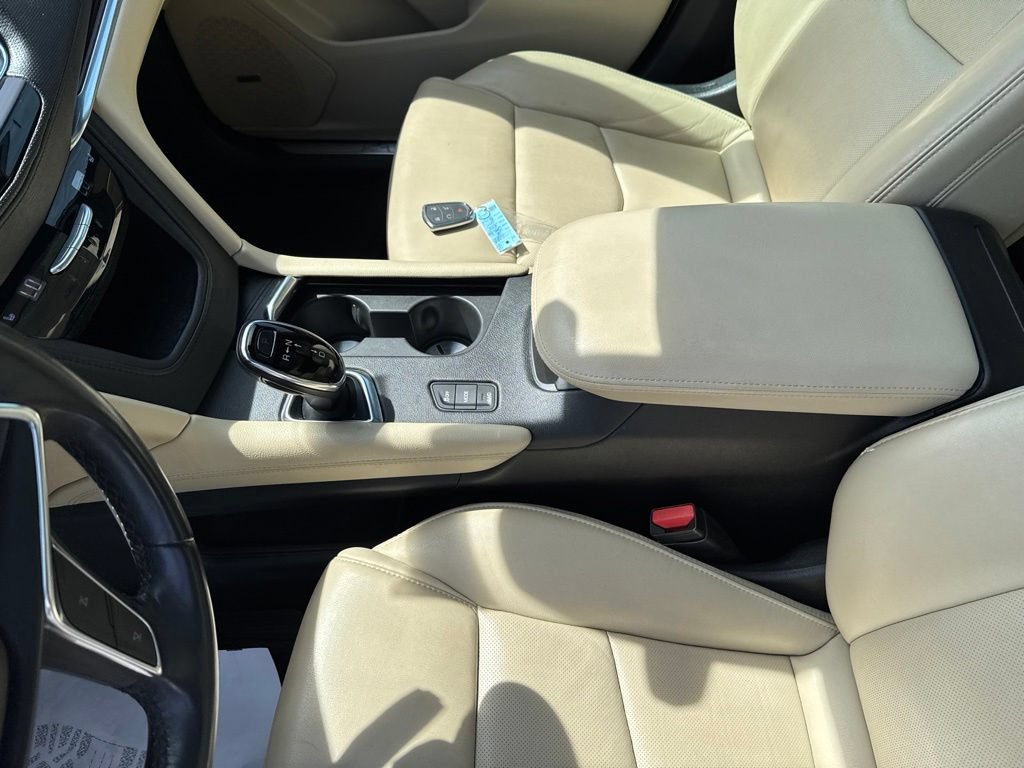 Used 2018 Cadillac XT5 Luxury w/ Driver Awareness Package AWD/4WD image 29