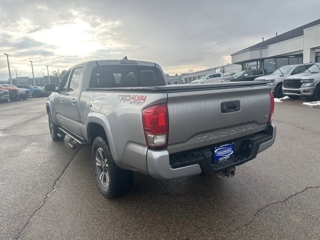 Used 2017 Toyota Tacoma TRD Sport image 6