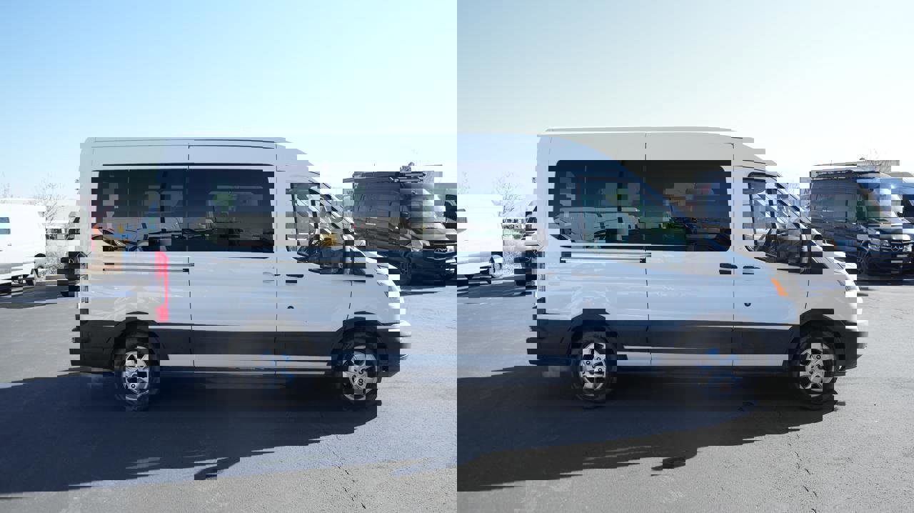 Used 2019 Ford Transit 350 XLT image 5