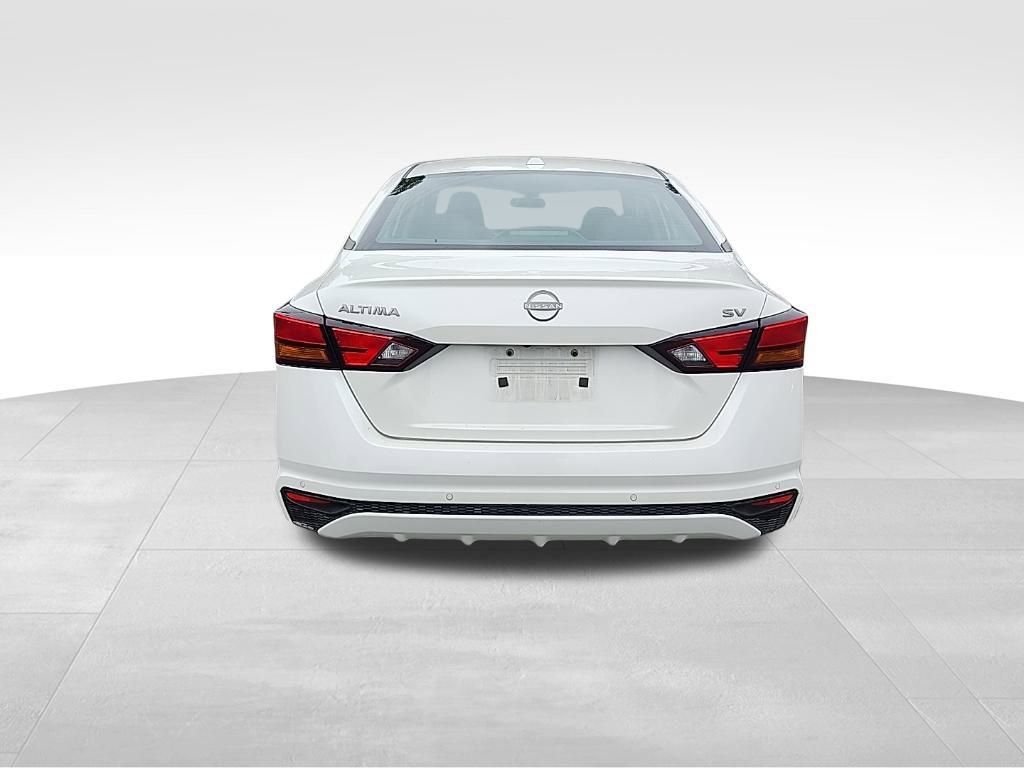 Used 2023 Nissan Altima 2.5 SV FWD image 11