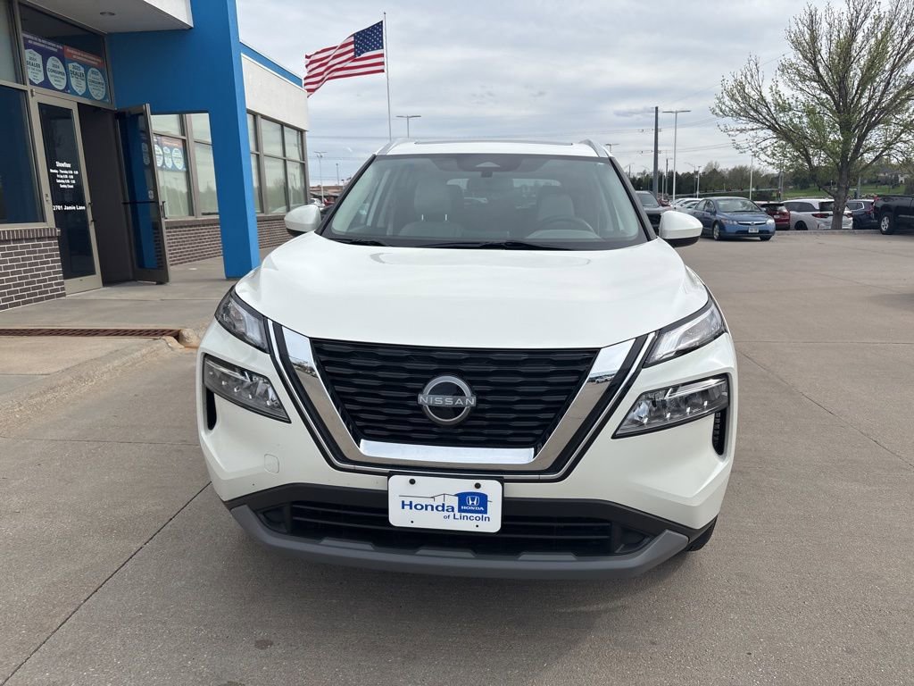 Used 2023 Nissan Rogue SV w/ SV Premium B Package AWD/4WD image 2