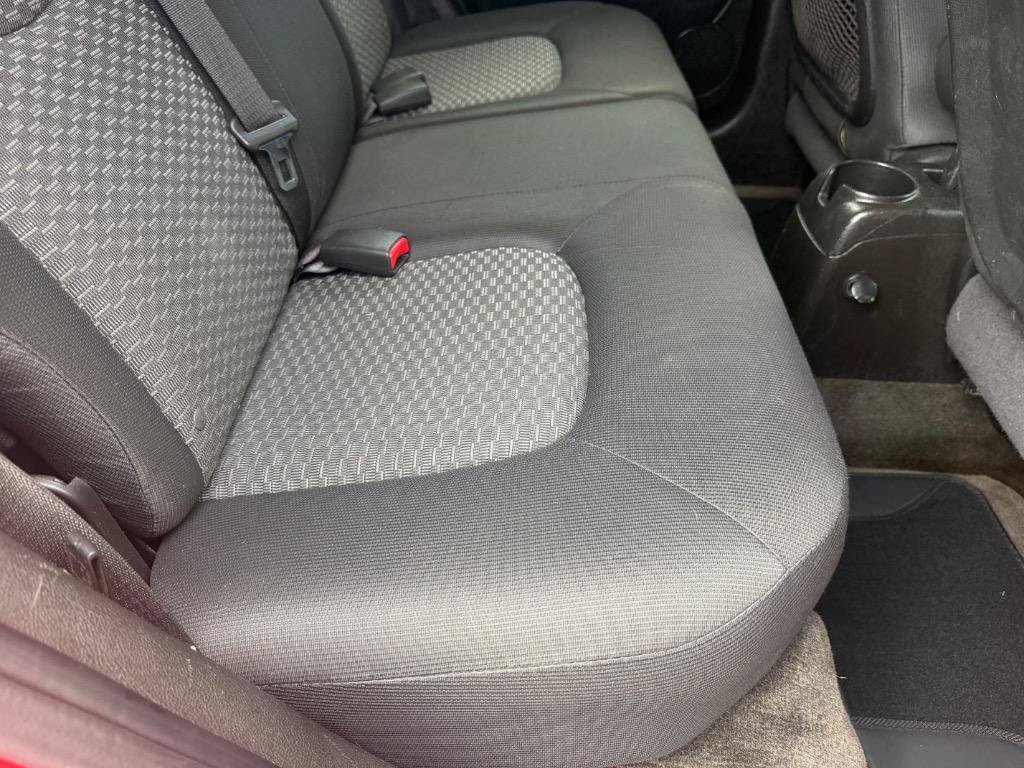 Used 2011 Chevrolet HHR LT FWD image 30
