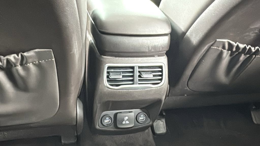 Used 2023 Hyundai Santa Fe Limited image 37