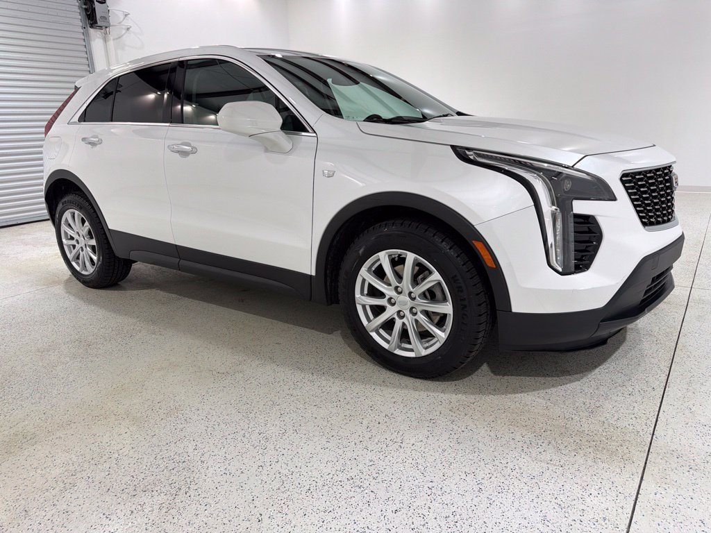Used 2022 Cadillac XT4 Luxury w/ Driver Awareness Package FWD image 7