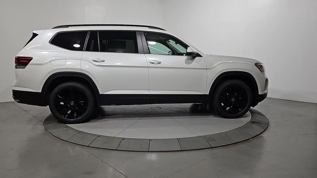 New 2026 Volkswagen Atlas SE image 6