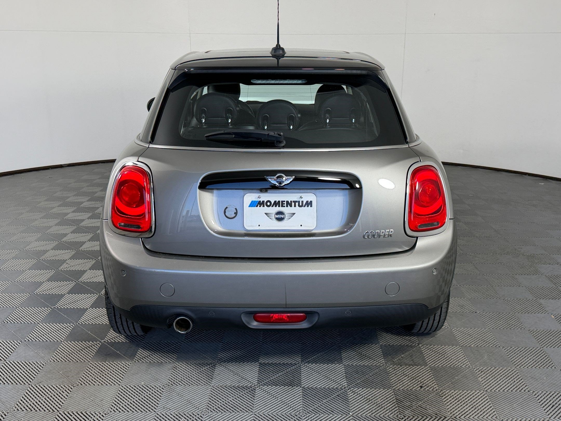 Used 2018 MINI Cooper 4-Door Hardtop FWD image 10