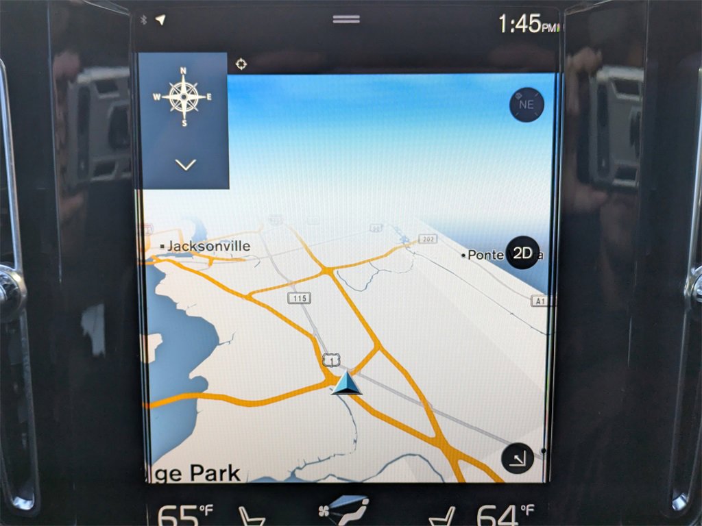 Used 2021 Volvo XC40 T5 R-Design w/ Climate Package image 25