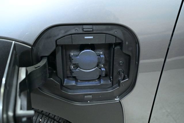 Used 2025 Subaru Solterra Premium image 17