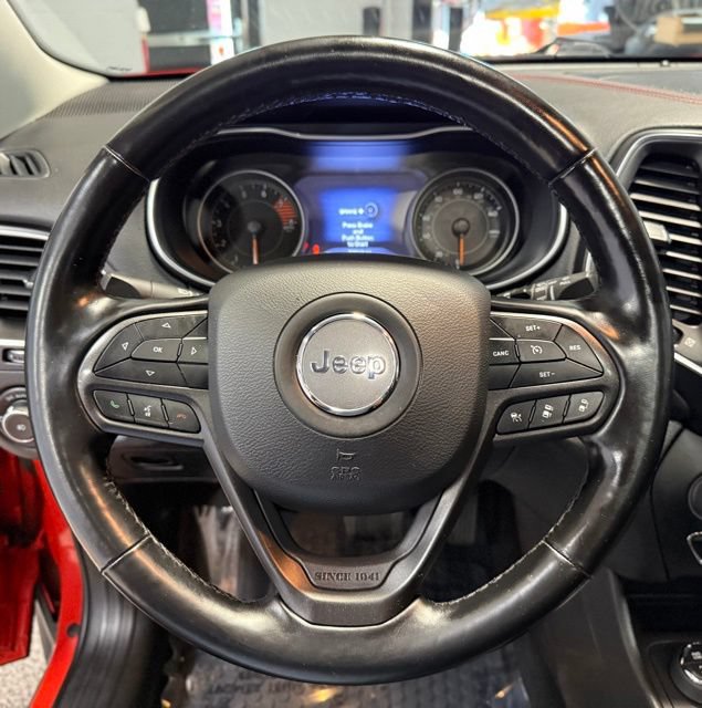 Used 2021 Jeep Cherokee Trailhawk AWD/4WD image 11