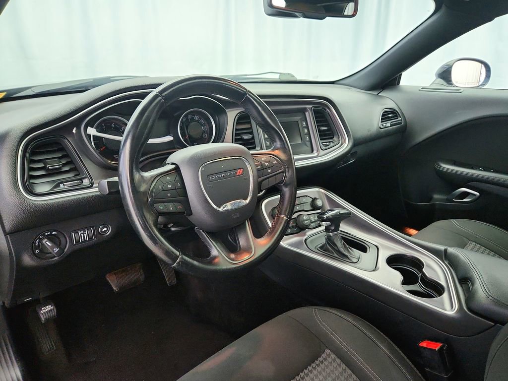 Used 2016 Dodge Challenger R/T image 11