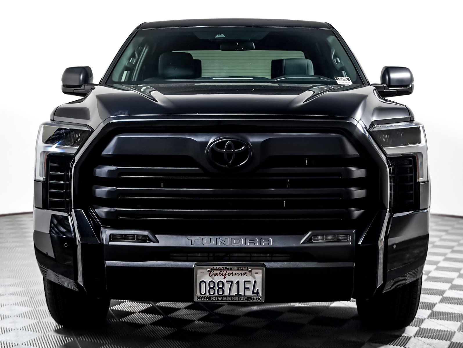 Used 2025 Toyota Tundra SR5 w/ SR5 Convenience Package AWD/4WD image 5