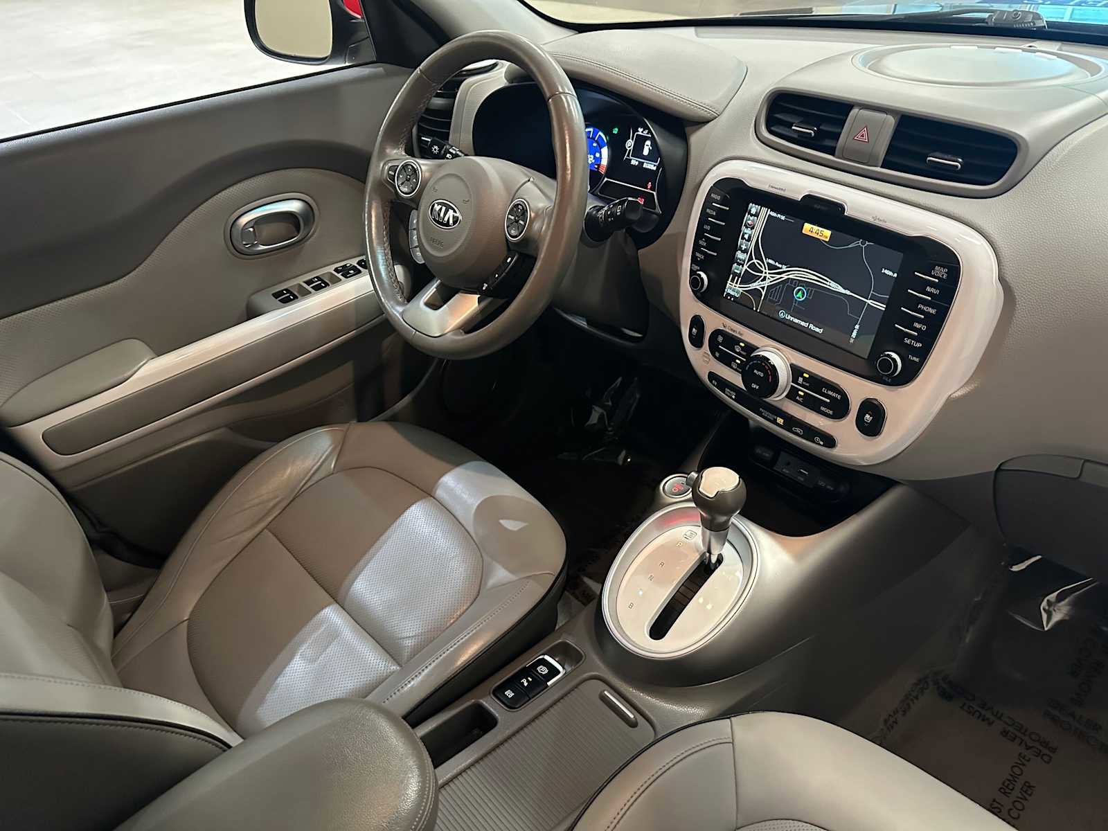 Used 2016 Kia Soul EV + image 29