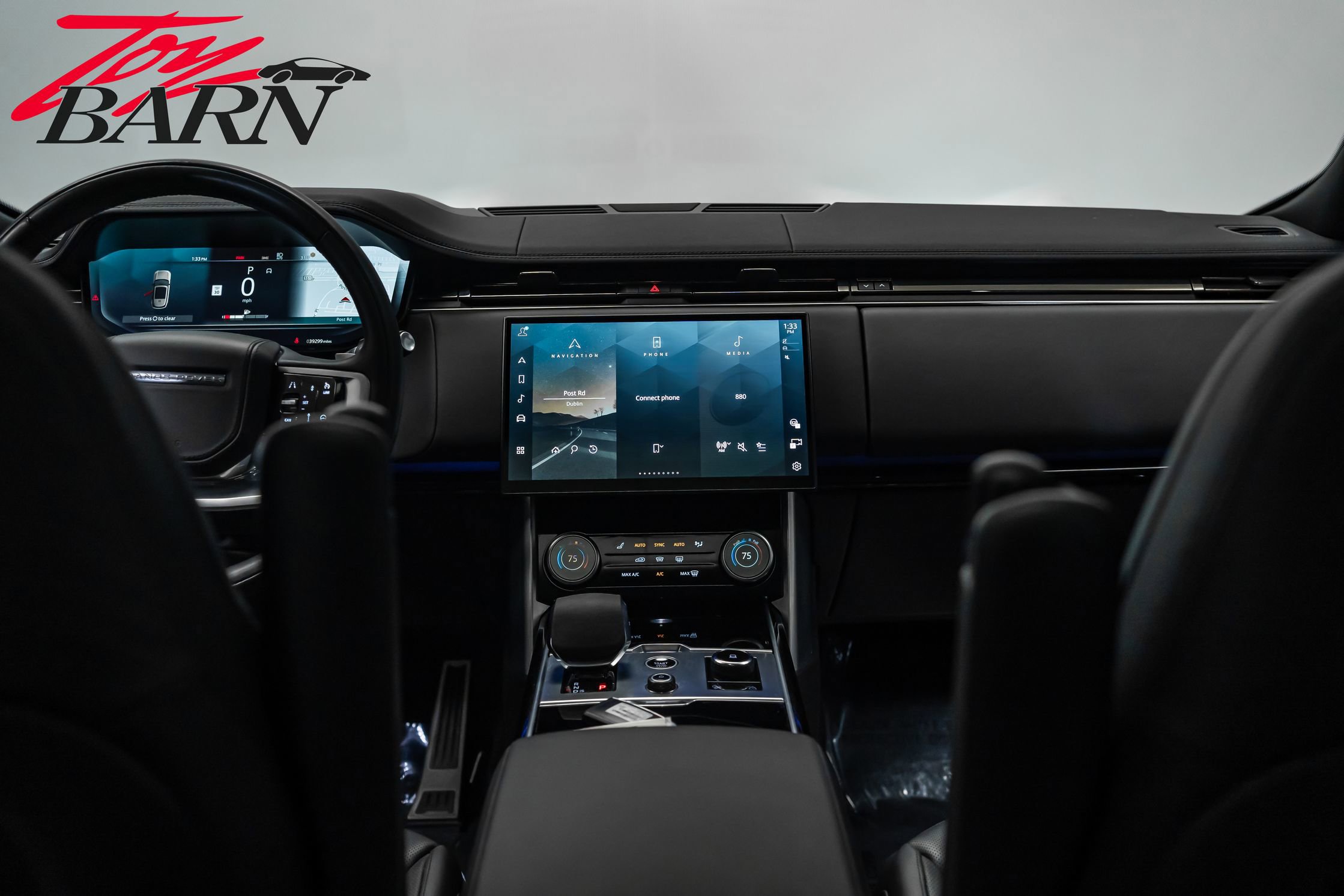 Used 2023 Land Rover Range Rover SE image 43