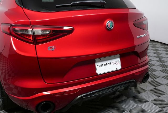 Used 2023 Alfa Romeo Stelvio Veloce image 36