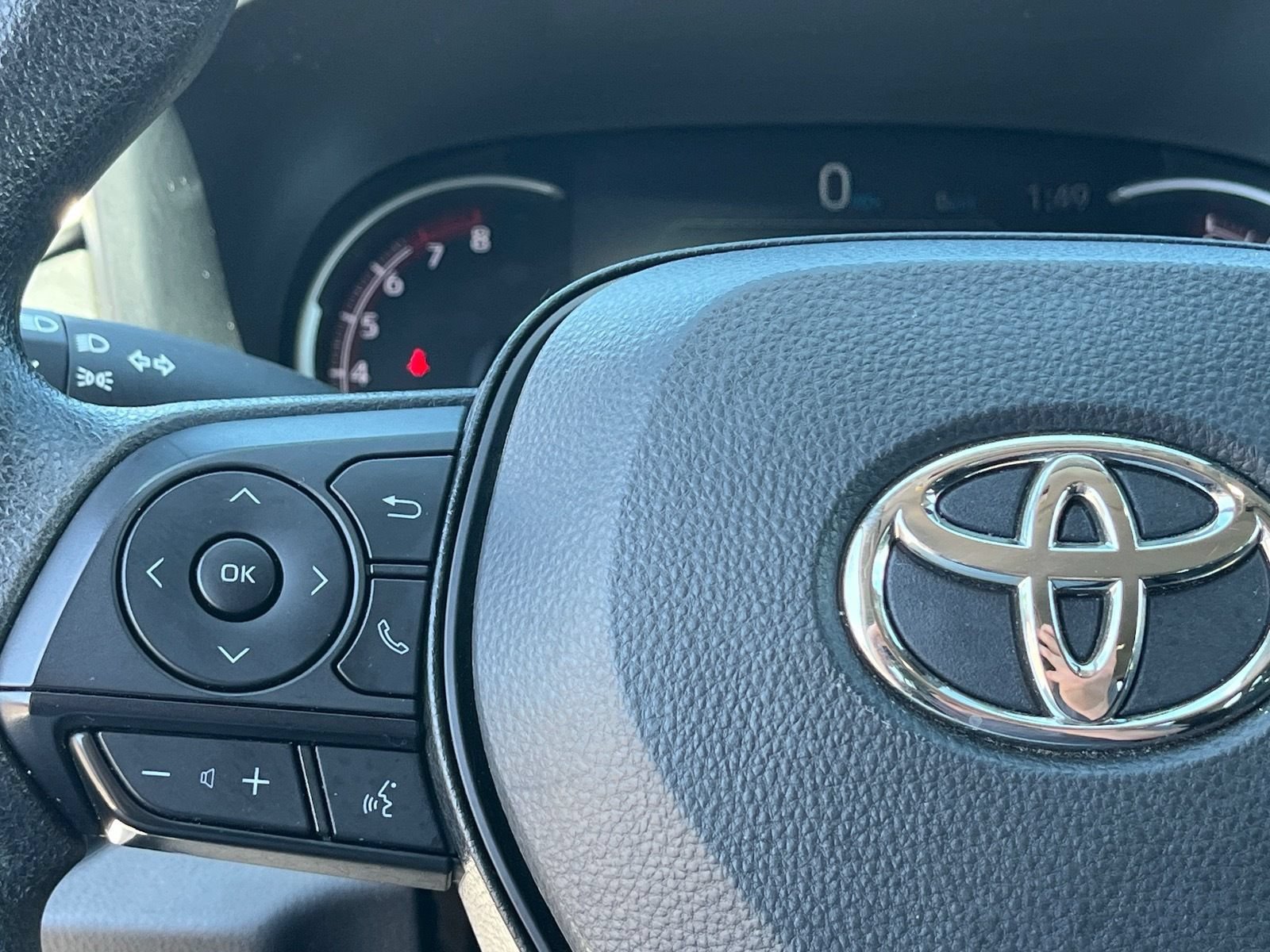 Used 2025 Toyota RAV4 LE AWD/4WD image 19