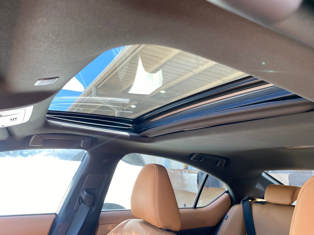 Used 2024 Lexus IS 350 F Sport RWD image 12