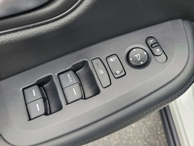Certified 2025 Honda HR-V LX image 18
