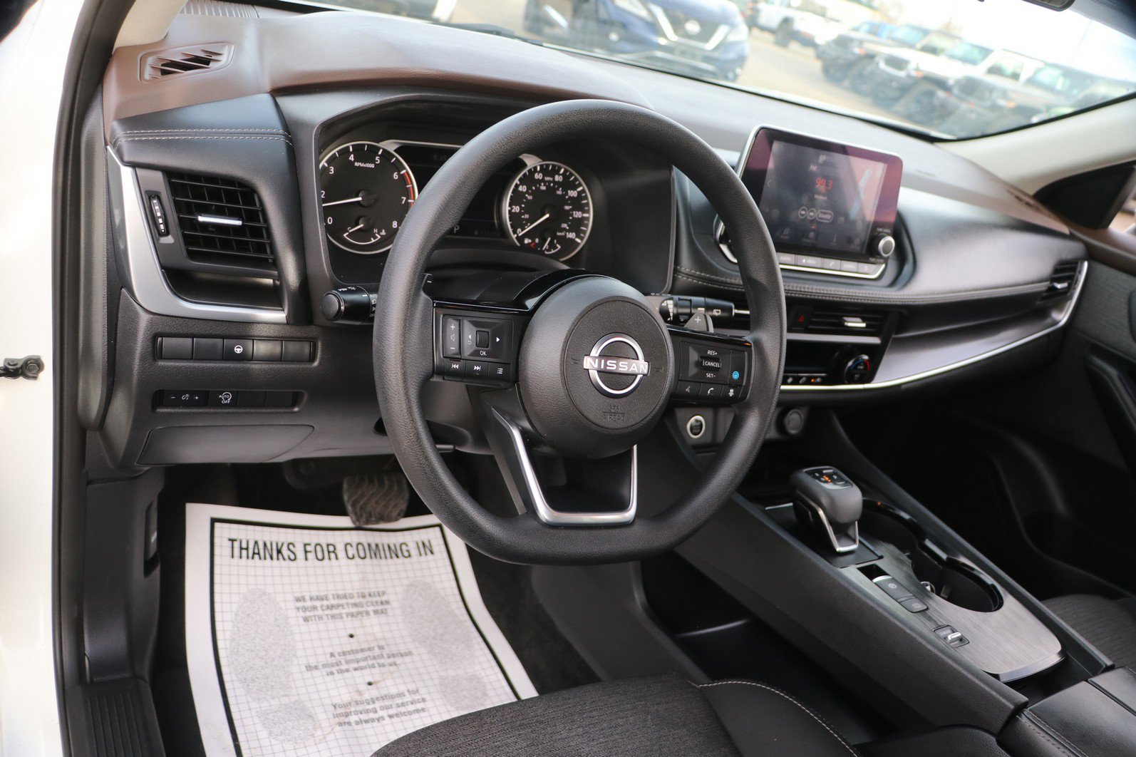 Used 2023 Nissan Rogue SV image 15